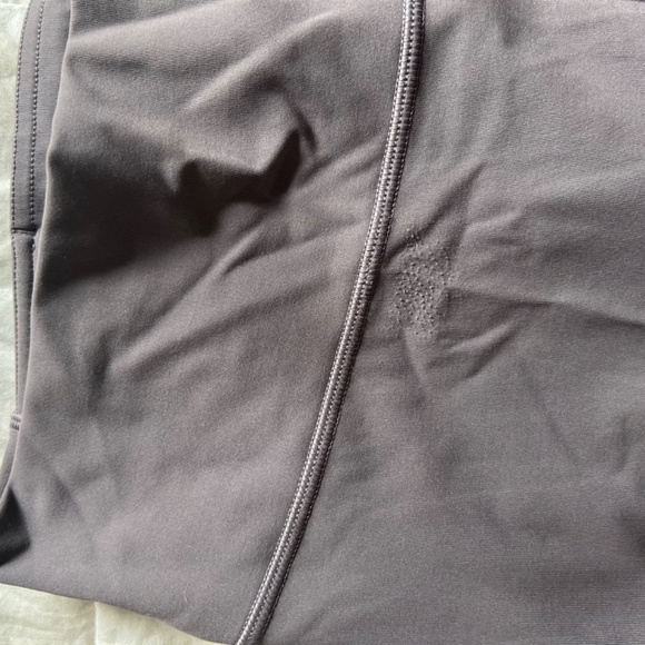 Lululemon size 6 ruffled 3/4 leggings - Picture 2 of 7